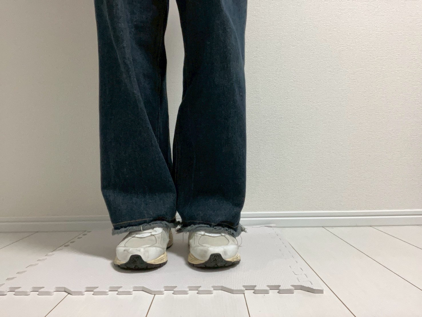 soerte ワイドストレートデニムパンツ 正面の裾