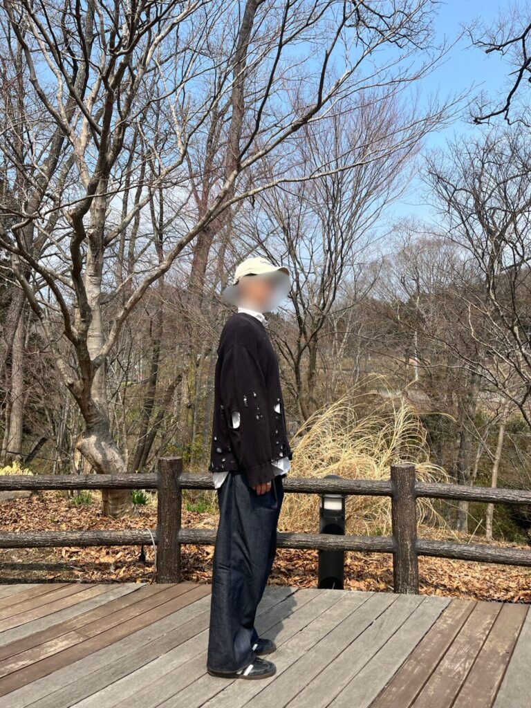 横からのシルエット
