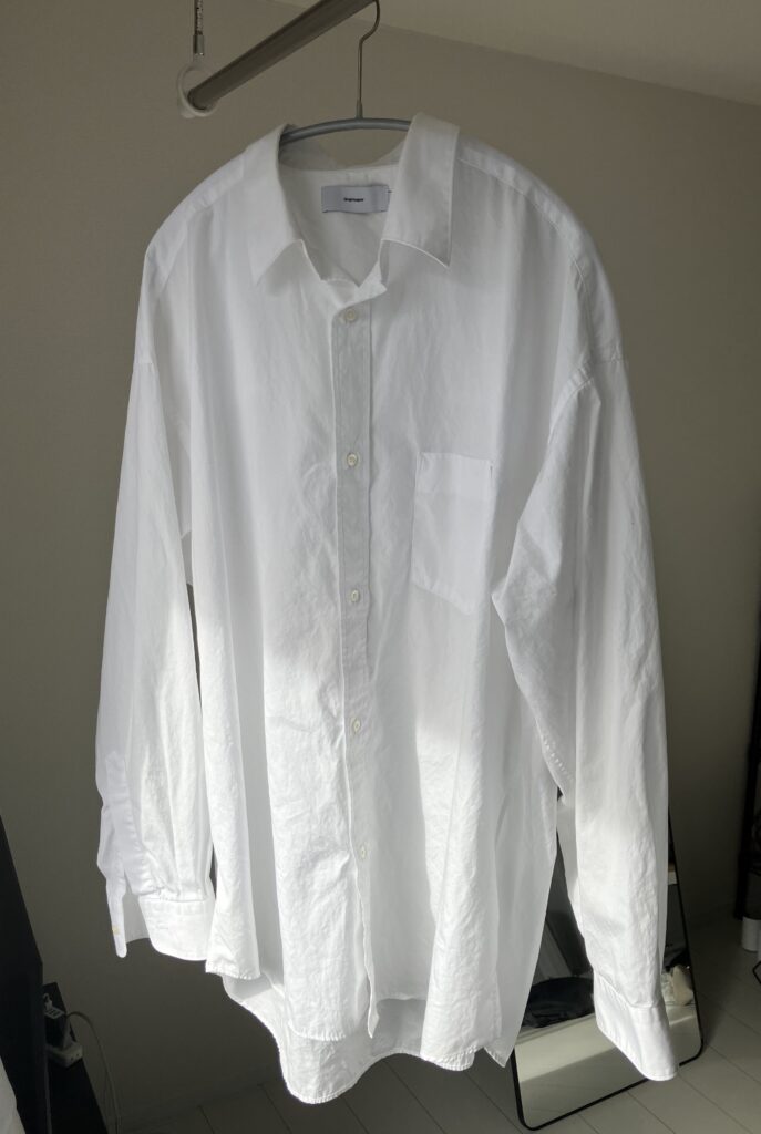 Graphpaperの白シャツ