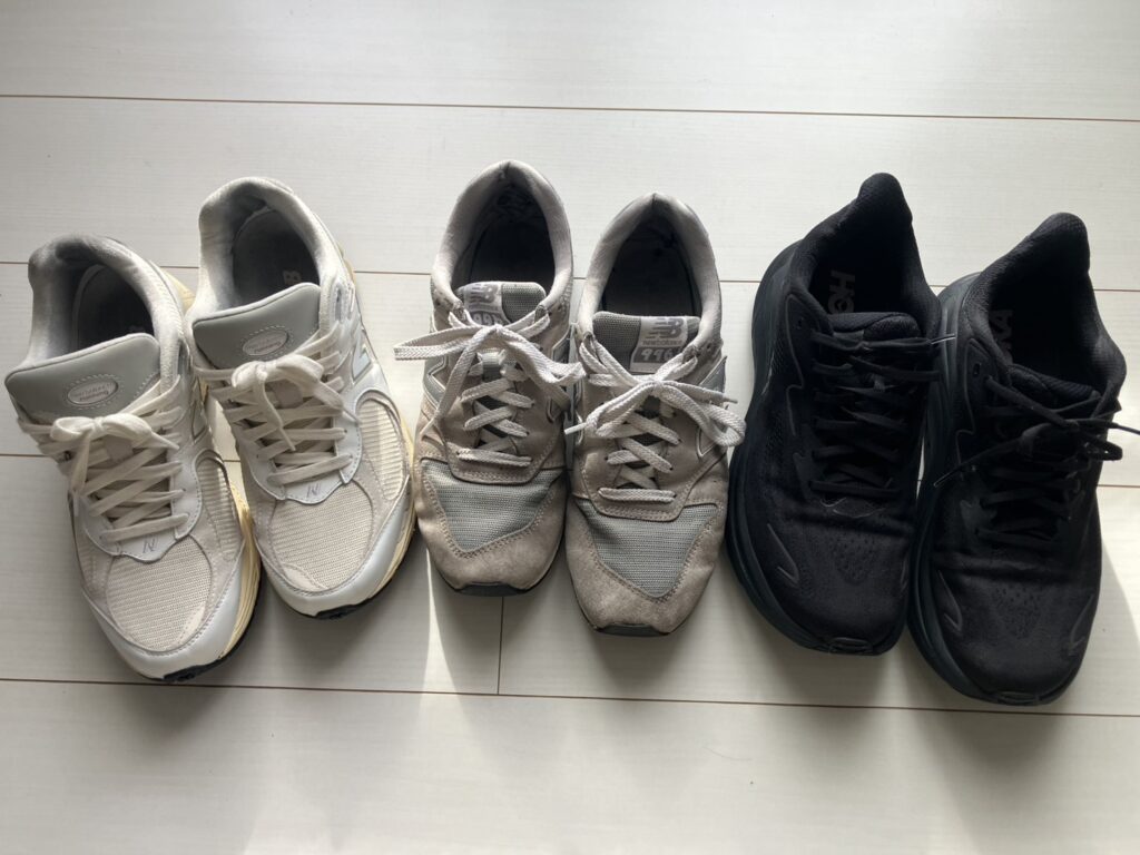 ニューバランスとHOKAの靴